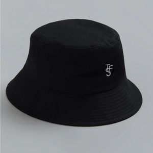 The Frankie shop black bucket hat
